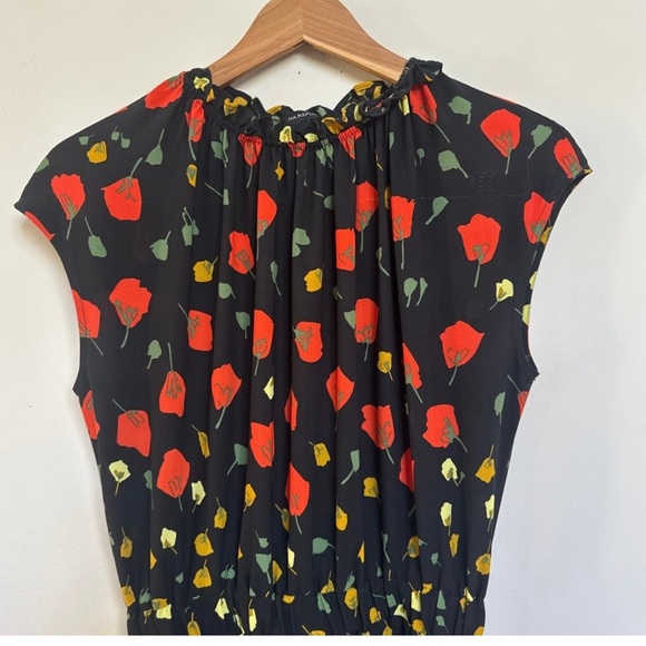 Banana Republic Red Poppy Spring 2020 - Picture 2 of 4